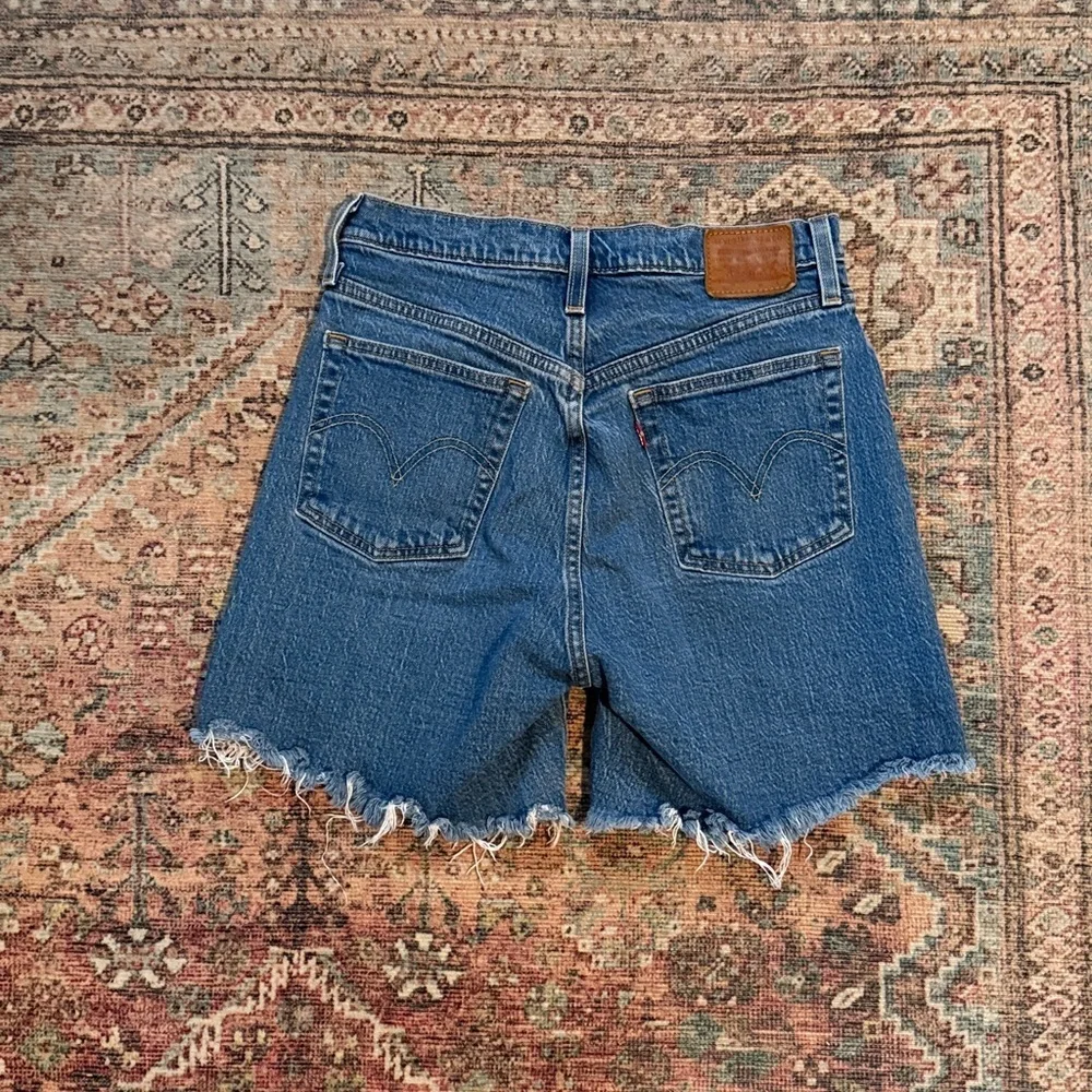 Levi's Original 501 Button Fly Longer Cut-off Shorts in Medium Blue Size 26